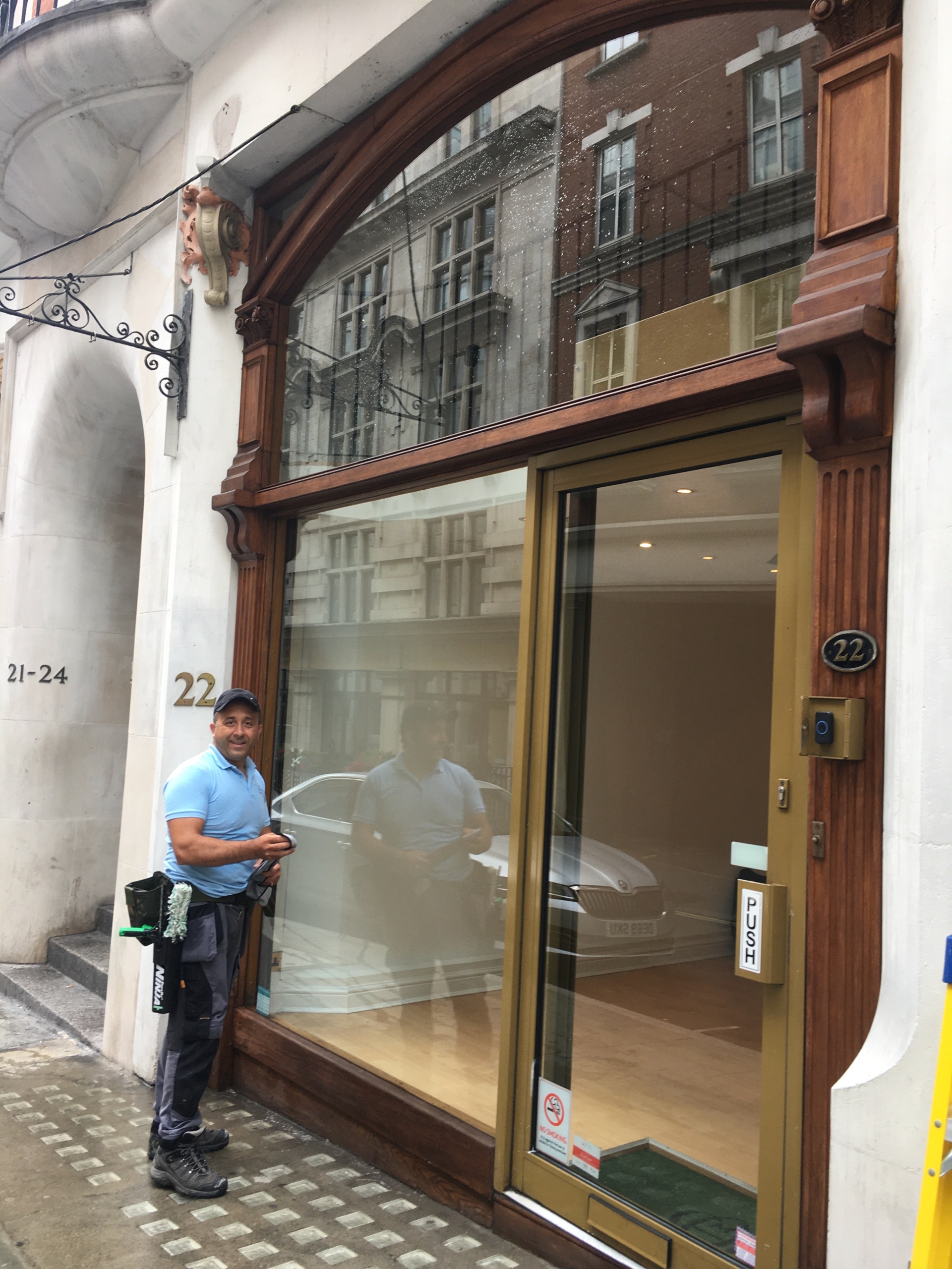 window cleaning Soho