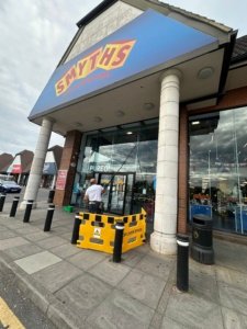 commercial window cleaning smyths toys in London